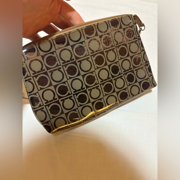 Salvatore Ferragamo Brown Monogram Women's handbag,shoulder bag or wrislet - Picture 4 of 16